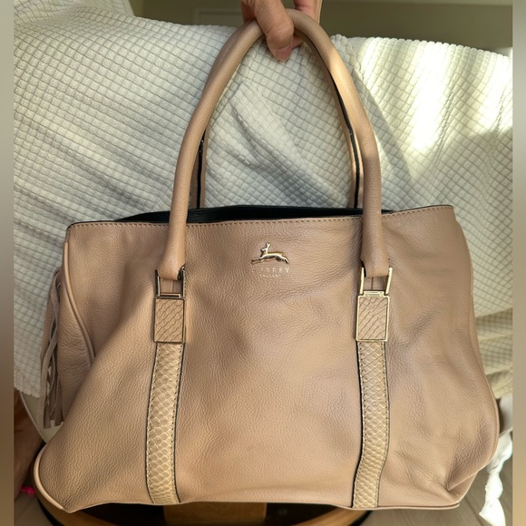 NWOT Aubrey London Forsythe lambskin satchel with detachable crossbody strap - Picture 3 of 14